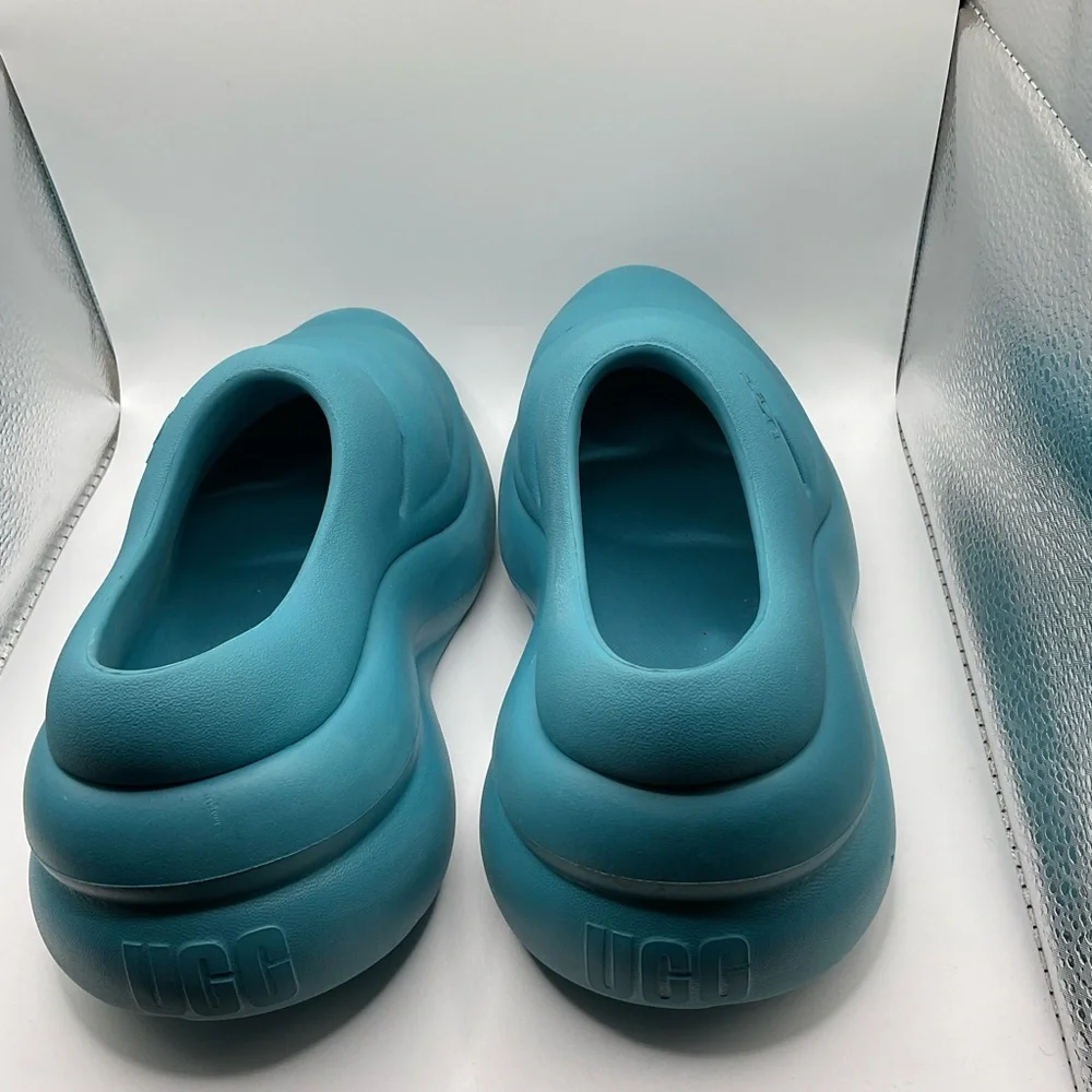 UGG Blue Quilted Slippers‎ Slip-On Comfort Size 5.